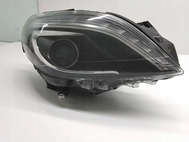 PROJECTEUR DROITE CÔTÉ MERCEDES-BENZ B W246 W242 A2468207261 EUROPE ORIGINALE