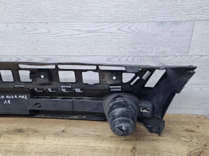 FORD KUGA II 2013 AVEC AVANT GRILLE DE RADIATEUR