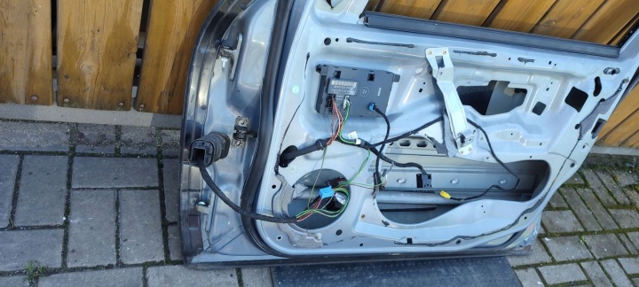 PORTES AVANT DROIT MERCEDES W203 UNIVERSEL C747