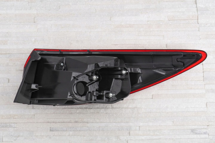 PHARE CARROSSERIE ARRIÈRE GAUCHE GJR951160A MAZDA 6 III GJ 2012-2018 BERLINE