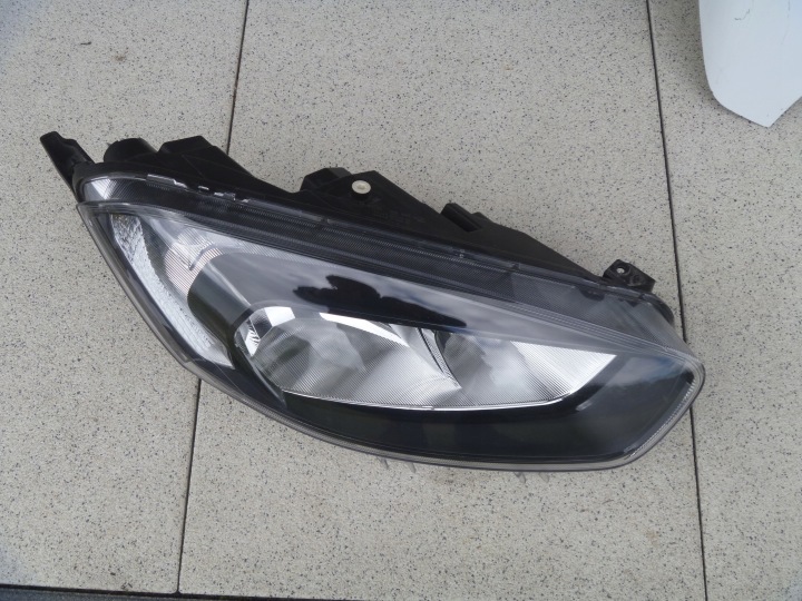 FORD TRANSIT COURIER TOURNEO PARE-CHOCS ARRIÈRE ANGLE DROIT VERSION PLACES