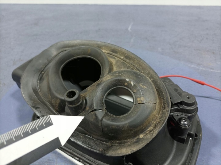 AUDI Q5 II FY LIFT CLAPET GOULOTTE DE REMPLISSAGE CARBURANTS SERVOMOTEUR DIESEL 4M0010508S LS9R