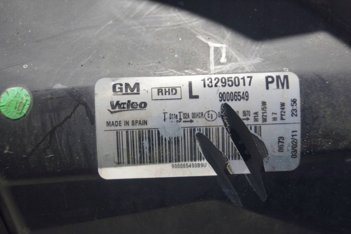 OPEL CORSA D LIFT PHARE GAUCHE AVANT (S2354) UK