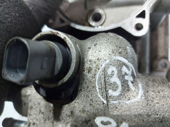 TOUAREG 5.0 V10 TDI 313KM AYH 195 MILLE KM SUPPORT FILTRE HUILES 07Z115389