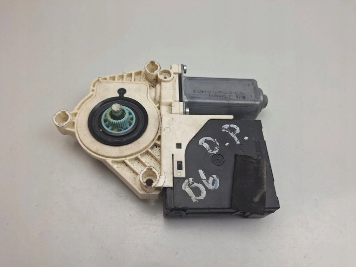 PETIT MOTEUR VITRES PORTES AVANT VOLKSWAGEN GOLF V 1K0959793L