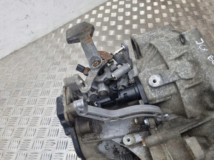 BOÎTE DE VITESSES VW PASSAT B6 (3C2) 1K0711046M 1.9L DIESEL 77KW 2008