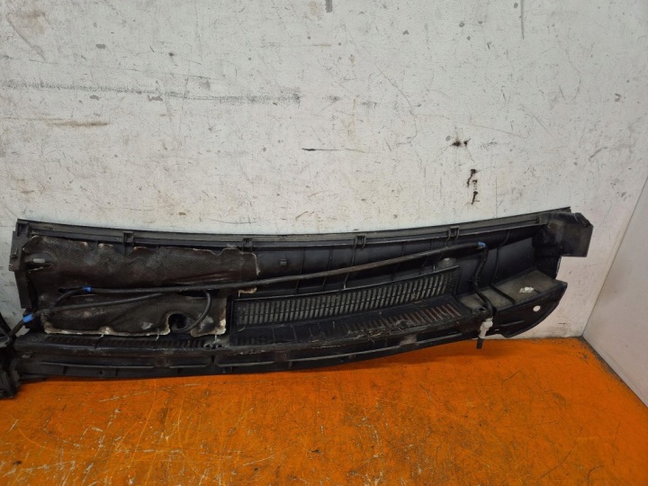TOYOTA YARIS II 05-09 DOUBLURE DE PASSAGE DE ROUE SUPÉRIEUR PLASTIQUE 55783-0D040