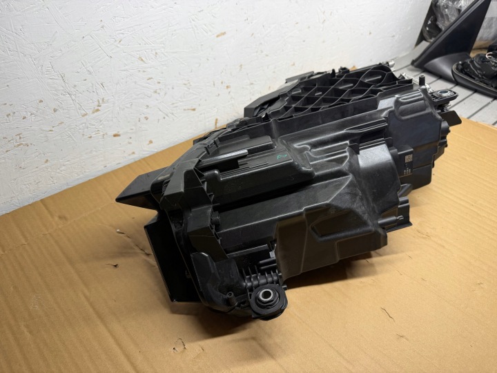 SKODA OCTAVIA IV LIFT 24- PHARE GAUCHE LED STANBDB EUROPE ORIGINAL
