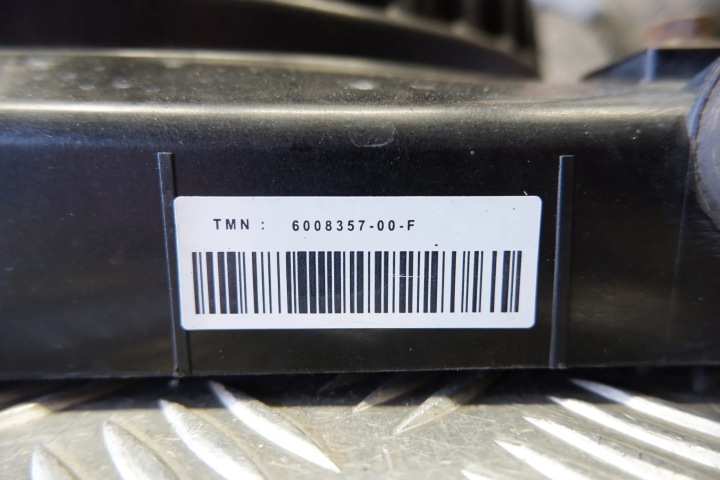 RADIATEUR CLIMATISATION TESLA MODÈLE AVEC 600835700F ÉLECTRIQUE 276KW 2016