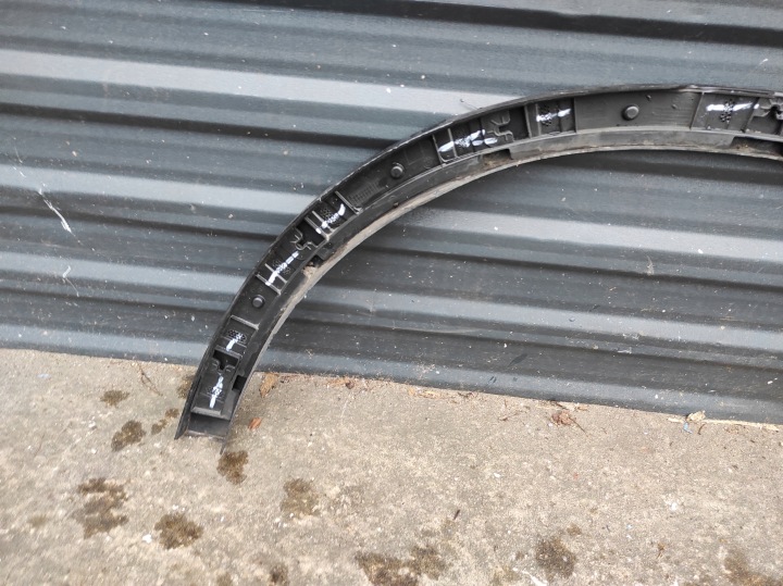 MOULURE GARDE-BOUE DROIT ARRIÈRE BMW F15 X5 7441050