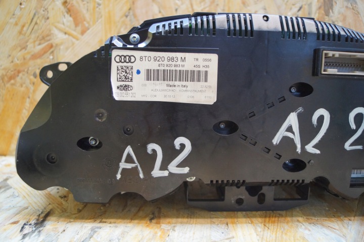 COMPTEUR TABLEAU DE BORD AUDI A5 8T LIFT 2.0 TDI 8T0920983M