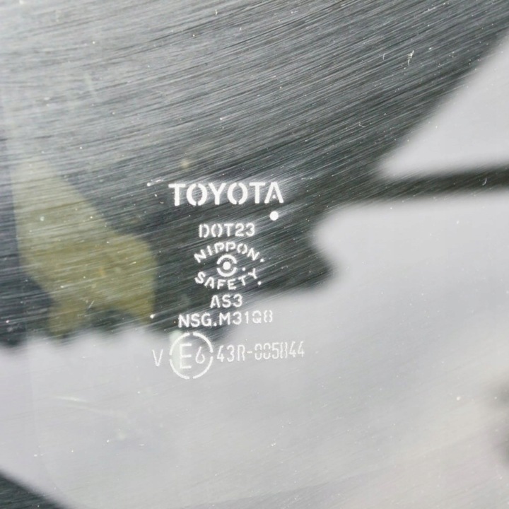 TOYOTA RAV 4 (XA40) 2013 GAUCHE CÔTÉ VITRE CARROSSERIE ARRIÈRE