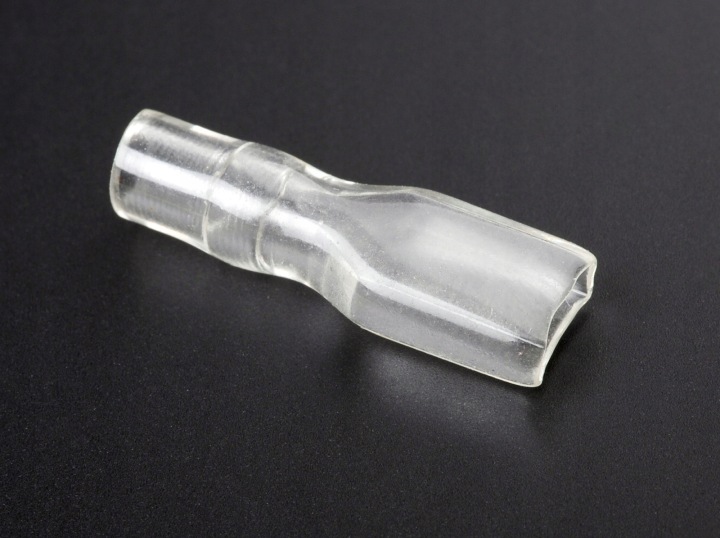 EMBOUT F-4,8/1,5 MM2 AVEC CAPOT SILICONÉE (5KPL)