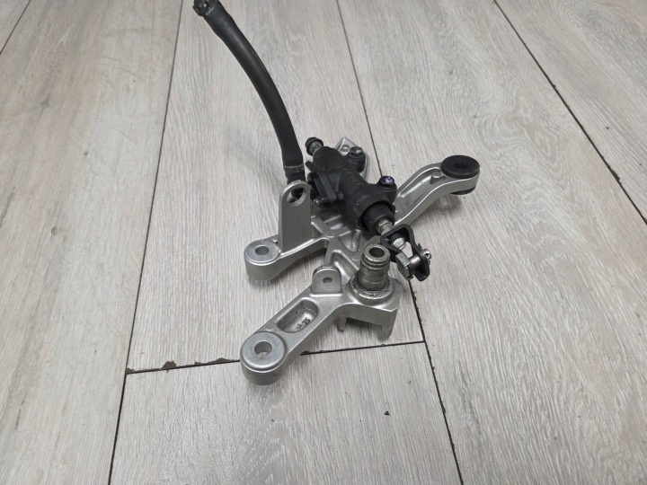 HONDA RADIO 1000 R SC80 SET CONDUCTEUR NOZKA 18-24 DROIT POMPE FREINS