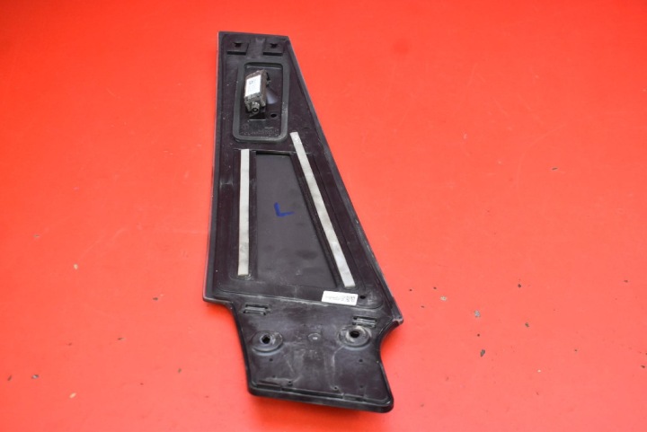 PROTECTION MONTANTS GAUCHE AVANT CAMÉRA 1092306-00-G TESLA MODÈLE AVEC LIFT 16-21