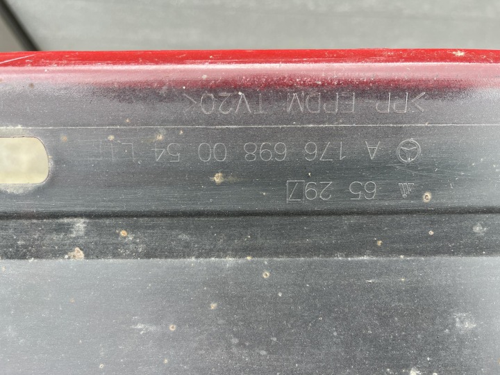 MOULURE SEUIL GAUCHE MERCEDES A CLASSE 176 W176 AMG LINE A1766980054
