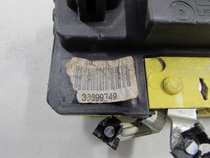 VOLVO S60 V70 XC70 LIFT 04- SERRURE DE PORTE DROIT AVANT 30699749 8 GOUPILLE 31253059