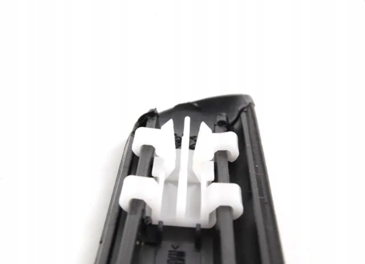 BMW 3 E46 MOULURE GARDE-BOUE AVANT DROIT 51138208448 8208448ORYGINALNA