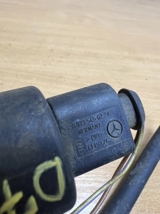 POMPE SPRYSKIWACZA/SPRYSKIWACZA VITRES AVANT MERCEDES-BENZ E (W210)