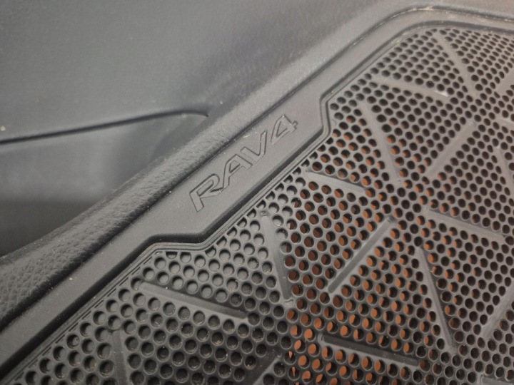 TOYOTA RAV4 V 18- COLLECTEUR GARNITURE PORTES AVANT GAUCHE 67612-X1B33