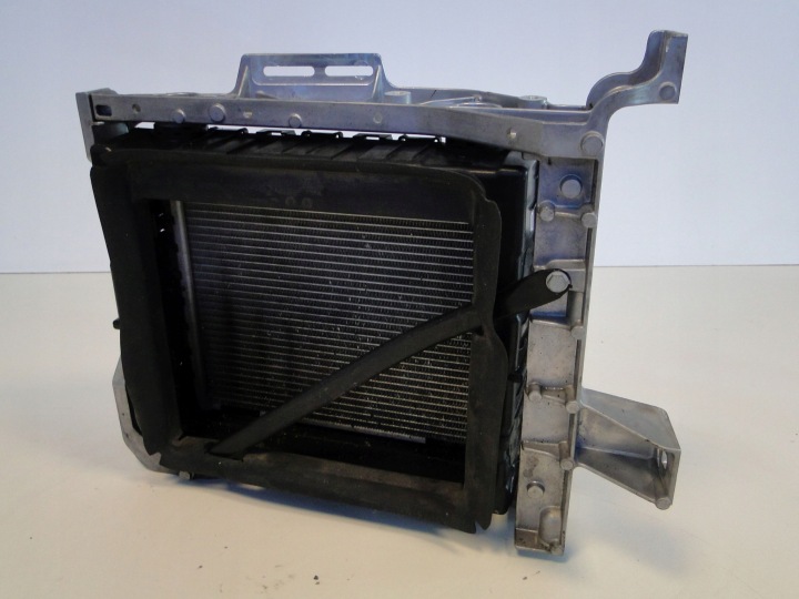 MERCEDES SL R232 232 55 63 AMG GT 192 RADIATEUR EAU DANS PASSAGE DE ROUE GAUCHE