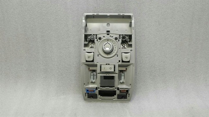 AUDI RS6 4F A6 C6 DOME LIGHT 4F0947135CE INDOOR