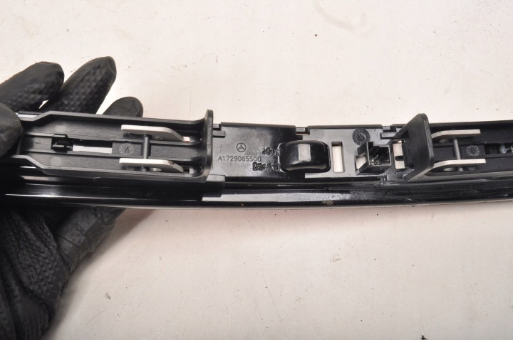 MERCEDES W172 R172 LANTERNE FEUX STOP PIED A1729065500