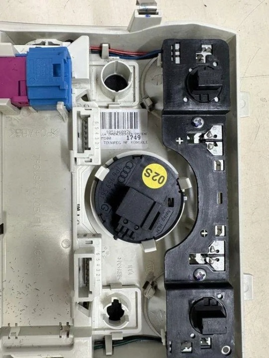 ÉCLAIRAGE INTERNE VW TOUAREG (7P5) 7P6947105F 3.0L DIESEL 2011