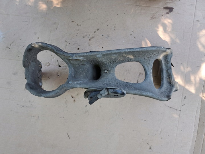 BRAS DE SUSPENSION DROIT AVANT CITROEN C5 III X7 FIXATION AMORTISSEUR FUSÉE