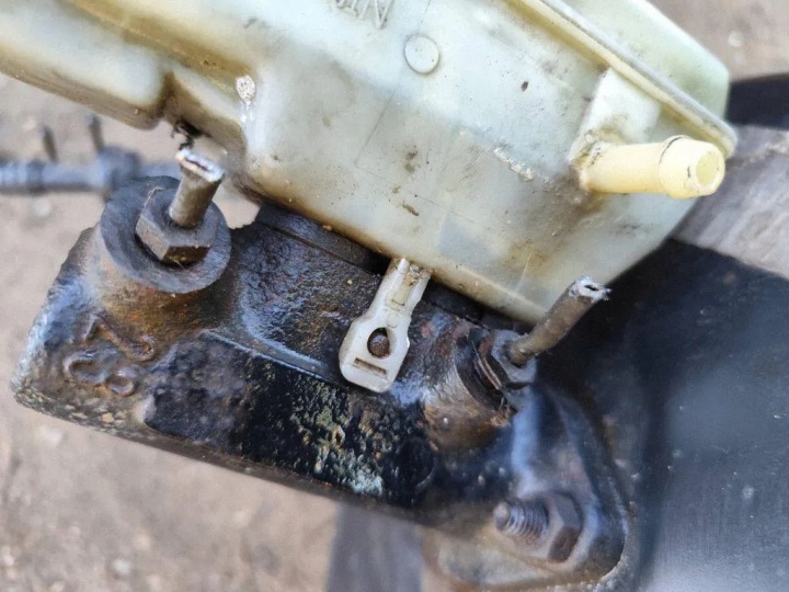 FORD FOCUS SERVO FREINS 2004 1.6L 7M1612100B 95VW2B195AB