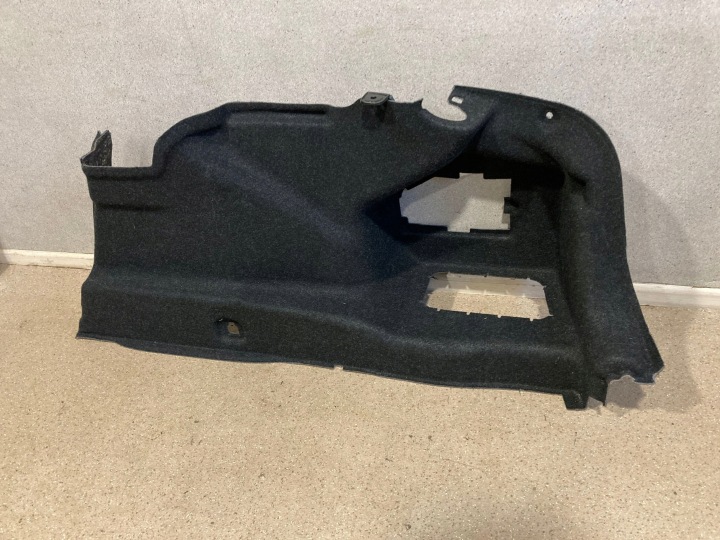 COLLECTEUR COUVERCLES DE COFFRE ARRIÈRE CÔTÉ DROITE BMW M5 F90 7373570