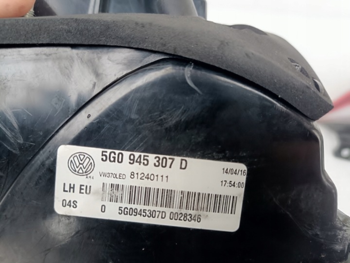 VW GOLF VII 7 R-LINE (2017-) PHARE ARRIÈRE COUVERCLES DE COFFRE GAUCHE 5G0945307 D