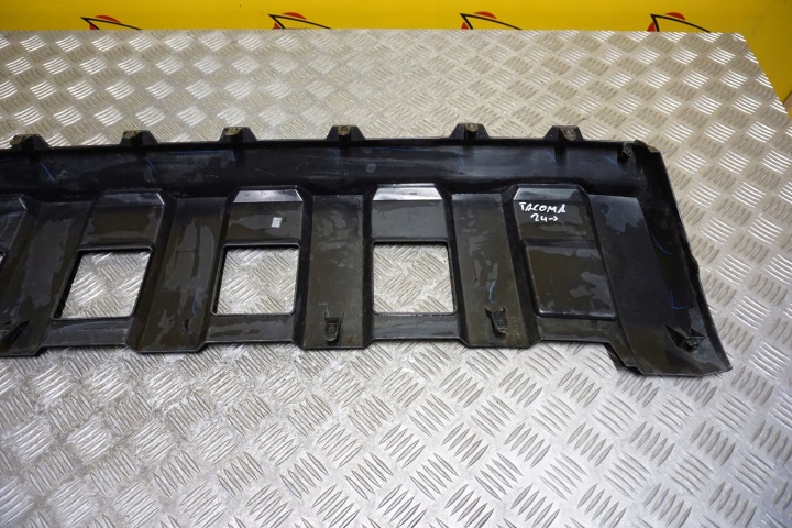 TOYOTA TACOMA 2024 2025 PARE-CHOCS AVANT AVANT INFÉRIEUR USA