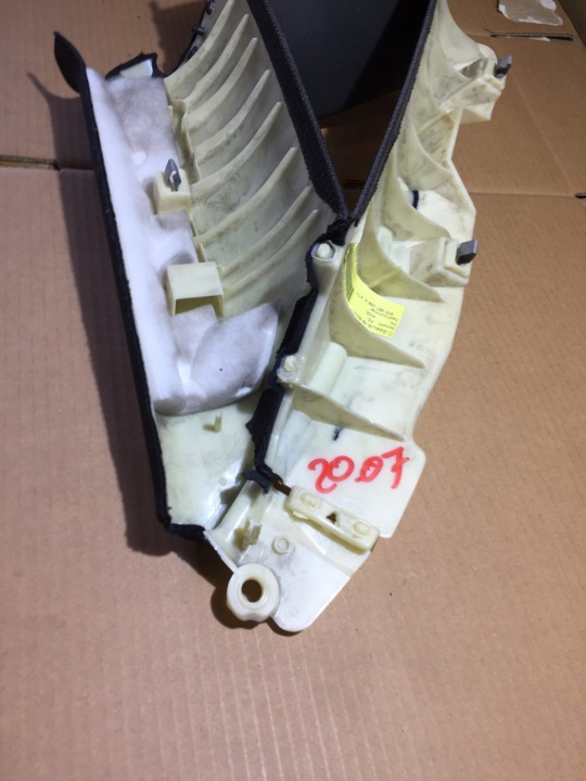 A4 B8 SLINE PROTECTION MONTANTS DROIT ARRIÈRE 8K5867288A