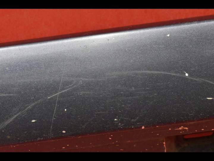 REVÊTEMENT SEUIL DROITE COULEUR GRENAT 3AA853856 VW PASSAT B7 UNIVERSEL 10-15
