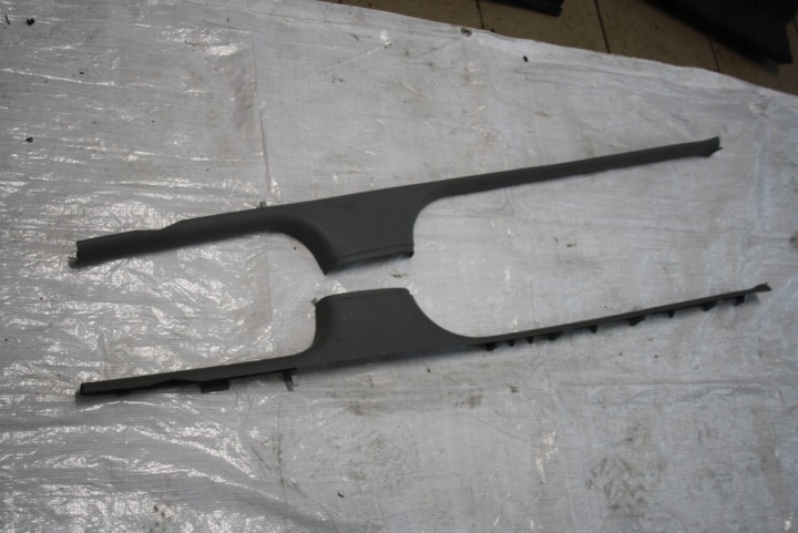 MOULURE SEUIL INTERNE SKODA OCTAVIA 1U4853374A/73A