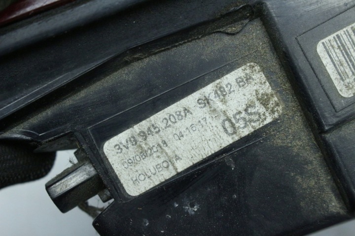 PHARE DROIT ARRIÈRE 3V9945208A SKODA SUPERB III UNIVERSEL