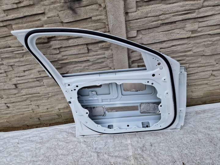 MERCEDES E CLASSE 214 W214 PORTES AVANT GAUCHE A2147221100