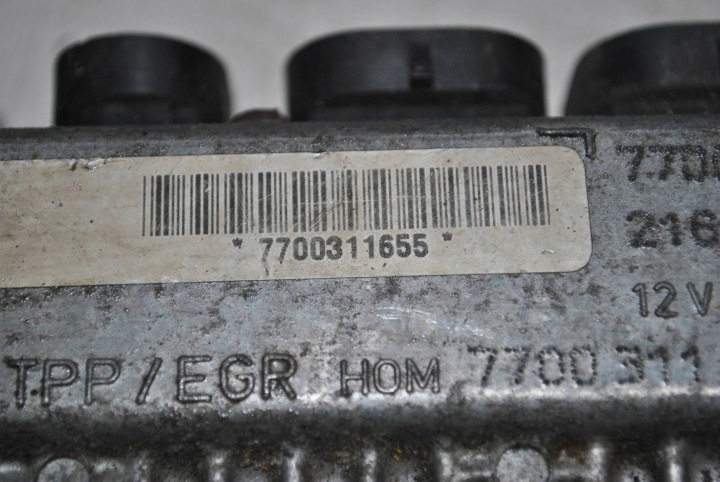 ORDINATEUR CONTRÔLEUR MOTEUR RENAULT MASTER II 7700311655