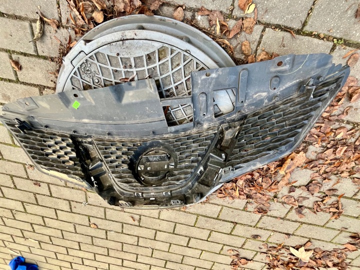 NISSAN QASHQAI II J11 GRILLE CALANDRE 2013-2017