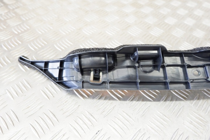 GLISSIÈRE AVANT DROIT GARDE-BOUE TOYOTA COROLLA BERLINE COMPACTE (_E21_)