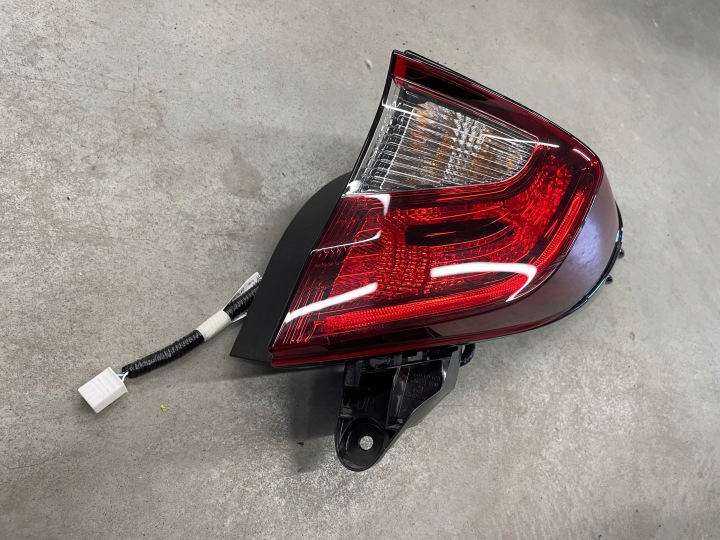 PHARE DROITE DROIT ARRIÈRE TOYOTA CHR CH-R ORIGINAL EUROPE 81550F412000