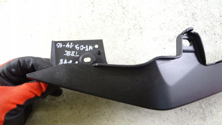 P718 YAMAHA MT-09 MT09 RN29 14-16 QUEUE PLASTIQUE DÉFLECTEUR D'AIR PROTECTION