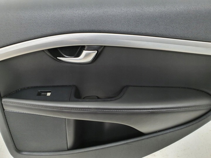 GARNITURE COLLECTEUR DROIT ARRIÈRE ARRIÈRE VOLVO V70 III