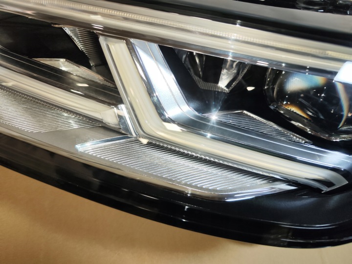 PHARE AVANT AVANT GAUCHE COMPLET LED AUDI Q5 80A 2017-
