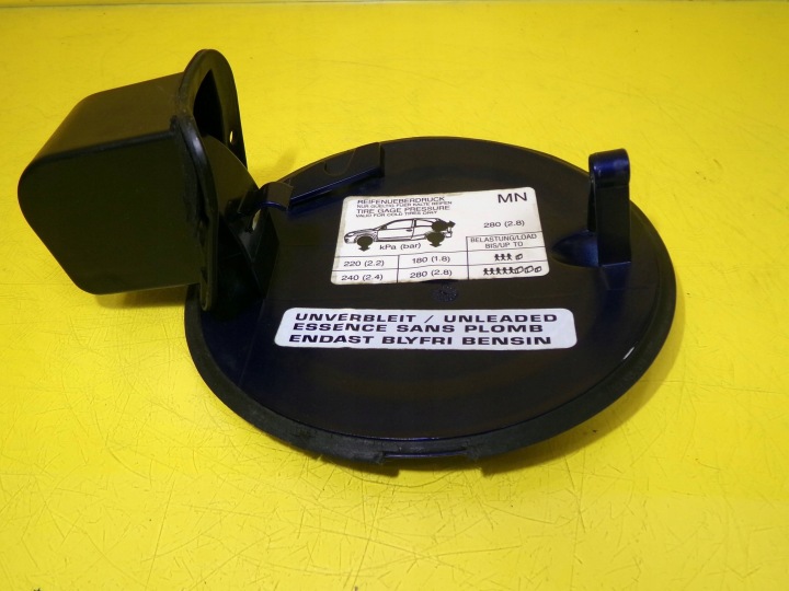 CLAPET GOULOTTE DE REMPLISSAGE CARBURANTS CODE LAK: Z21B OPEL CORSA C HAYON 3D 468435664 NR61