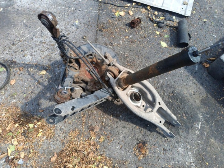 BMW F10 528IX 09-13 2,0 N20 ROTULE DE DIRECTION MOYEU AVANT GAUCHE SOUS ABS