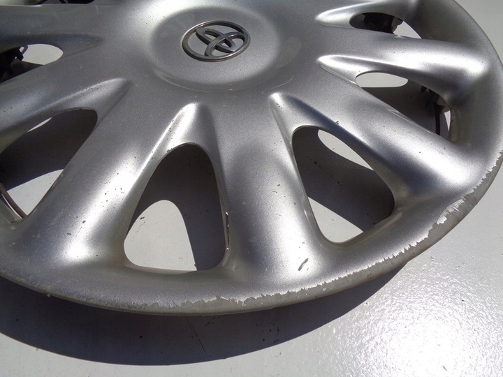 1 PIEZA TAPACUBO 15'' TOYOTA AVENSIS T22 , 42602-05050 