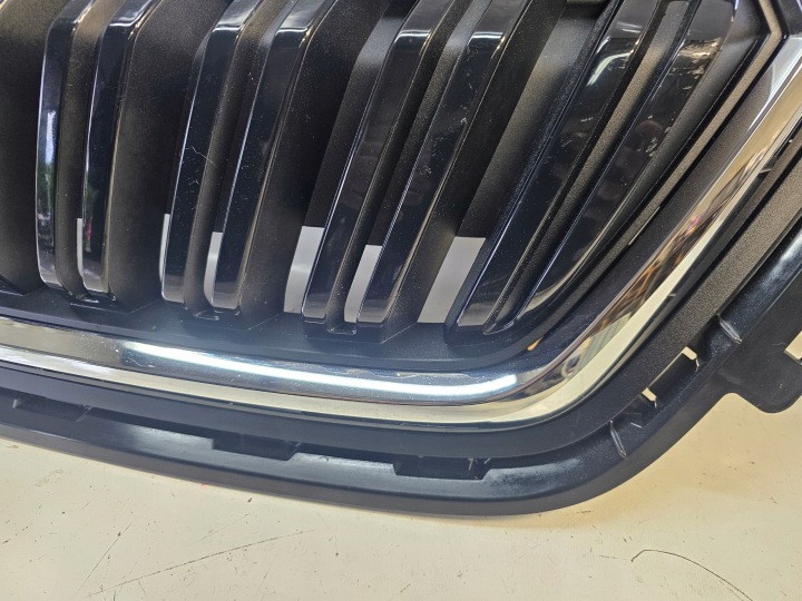 GRILLE CALANDRE SKODA KAMIQ 658 2019 658853653A