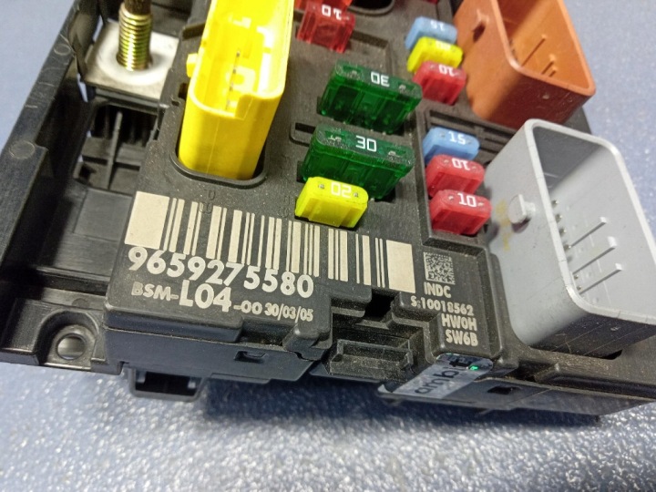 PEUGEOT 307 BOÎTE FUSIBLES MODULE BSM L04 9659275580